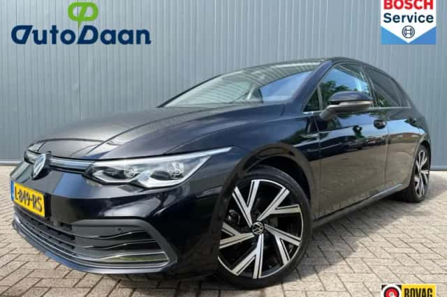Volkswagen Golf (2021) thumbnail 1
