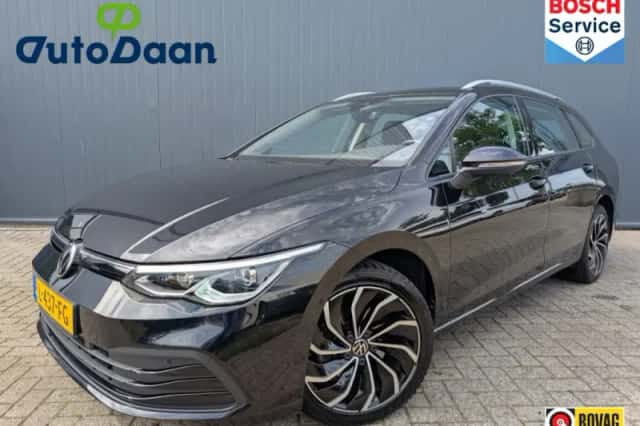 Volkswagen Golf (2021) thumbnail 1