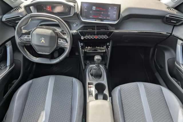 Peugeot 2008 (2020) thumbnail 2