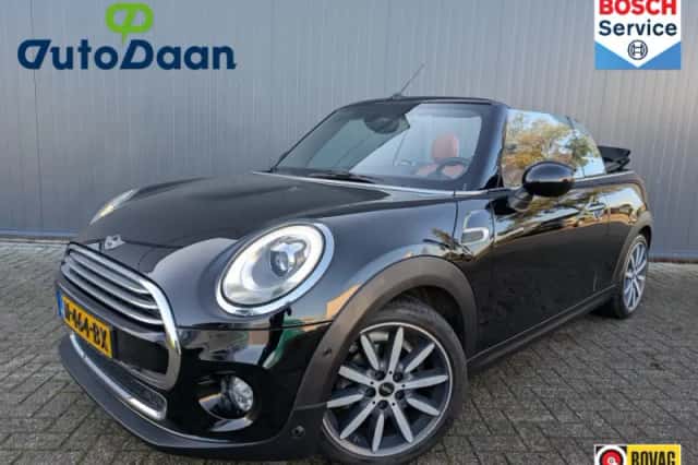 MINI Cooper (2018) thumbnail 1