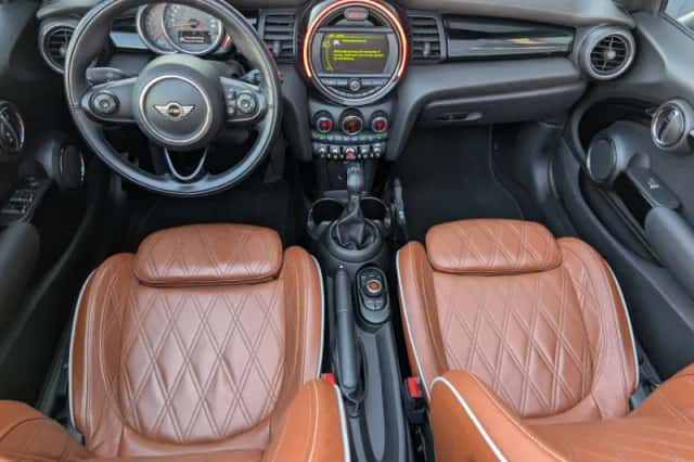 MINI Cooper (2018) thumbnail 2