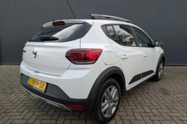 Dacia Sandero Stepway (2021) thumbnail 4