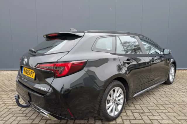 Toyota Corolla (2023) thumbnail 4