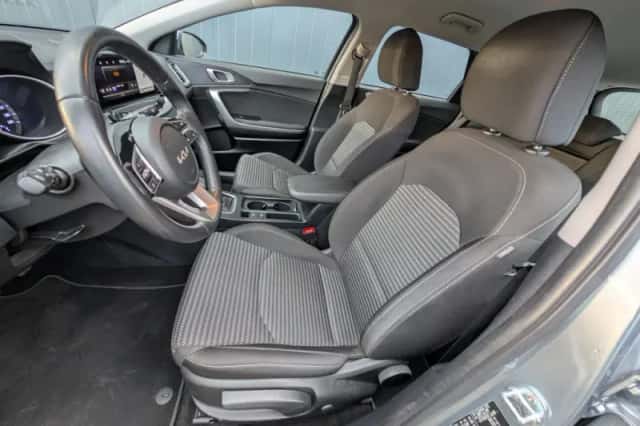 Kia Ceed Sportswagon (2023) thumbnail 5
