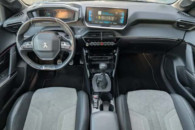 Peugeot 208 (2021) thumbnail 2