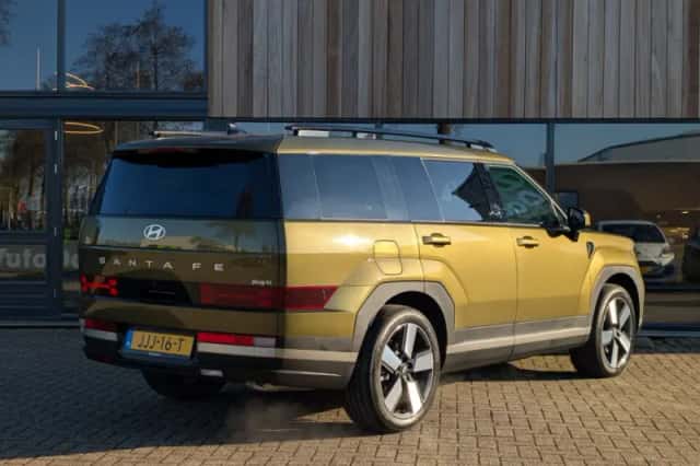 Hyundai Santa Fe (2025) thumbnail 2