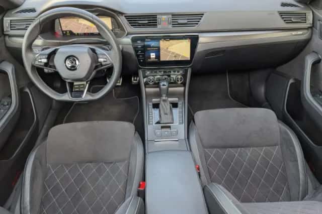 Škoda Superb (2022) thumbnail 4