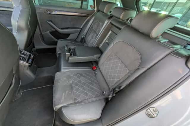 Škoda Superb (2022) thumbnail 5