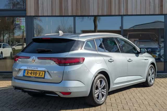 Renault Mégane E-Tech (2021) thumbnail 2