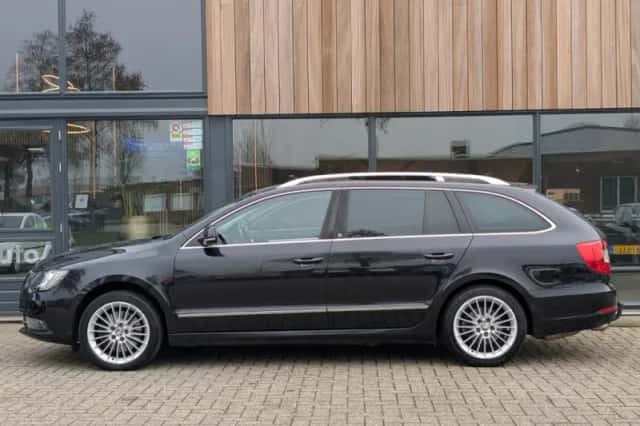 Škoda Superb (2015) thumbnail 6