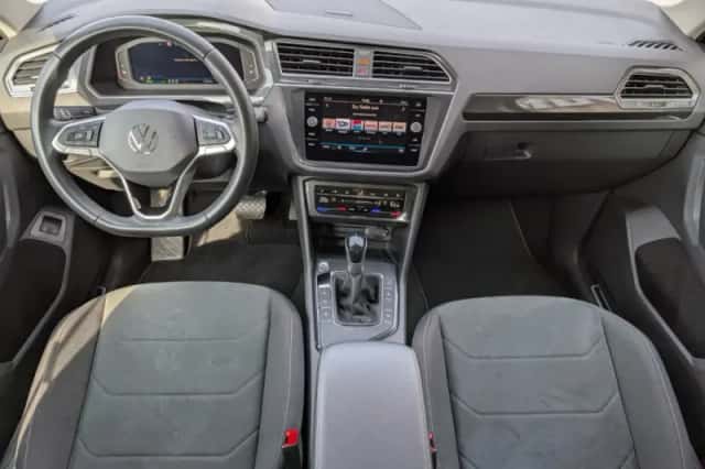 Volkswagen Tiguan (2022) thumbnail 4