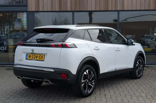 Peugeot 2008 (2022) thumbnail 2
