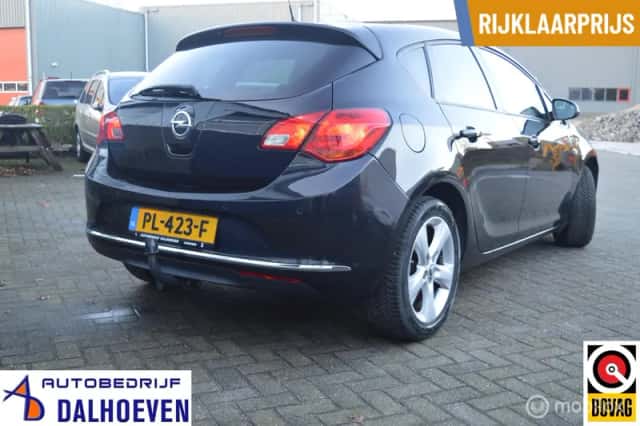 Opel Astra (2015) thumbnail 5