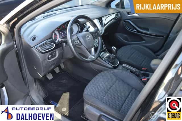 Opel Astra (2017) thumbnail 2