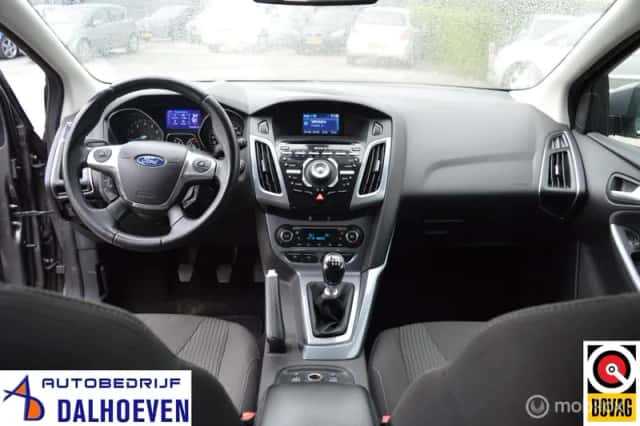 Ford Focus (2012) thumbnail 4