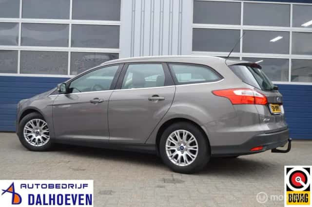 Ford Focus (2012) thumbnail 5
