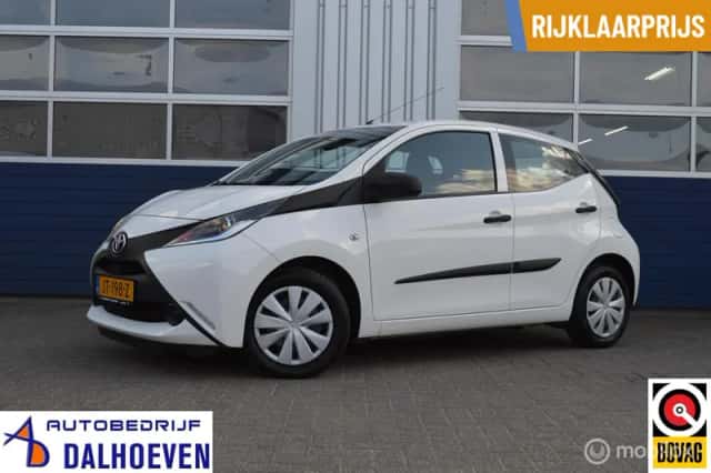 Toyota Aygo (2016) thumbnail 4