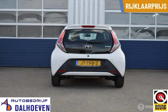 Toyota Aygo (2016) thumbnail 6