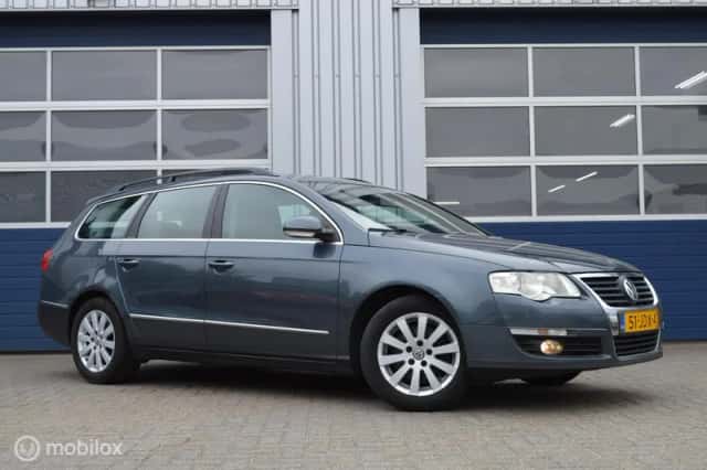 Volkswagen Passat (2009) thumbnail 1