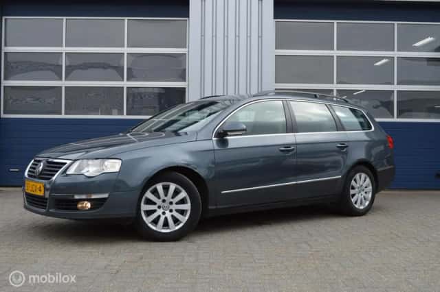 Volkswagen Passat (2009) thumbnail 3