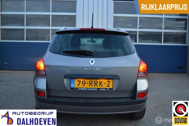 Renault Clio (2011) thumbnail 6
