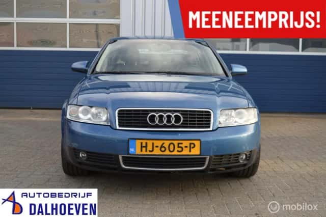 Audi A4 (2000) thumbnail 2
