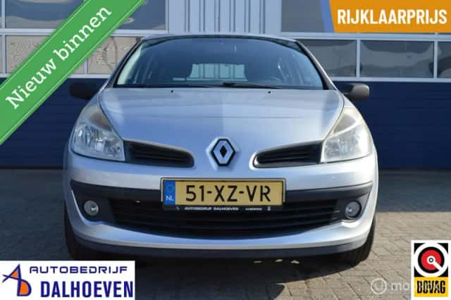 Renault Clio (2007) thumbnail 2