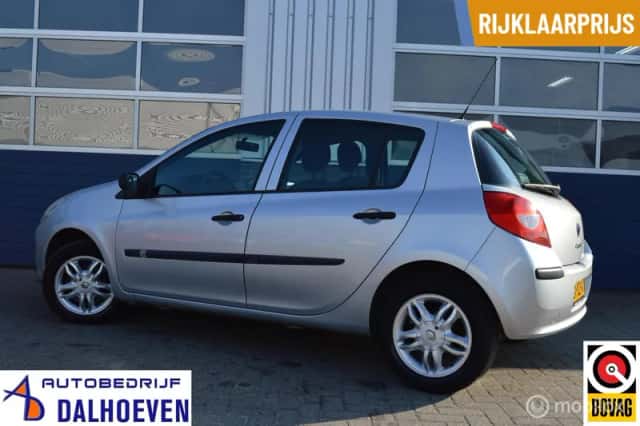 Renault Clio (2007) thumbnail 5