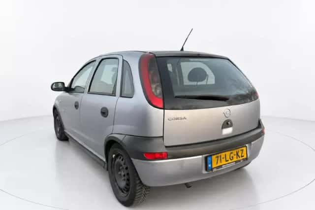 Opel Corsa (2002) thumbnail 4