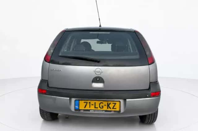 Opel Corsa (2002) thumbnail 5
