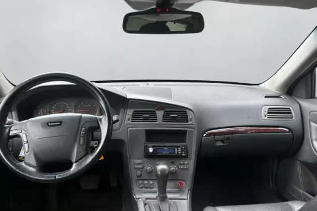 Volvo V70 (2000) thumbnail 2