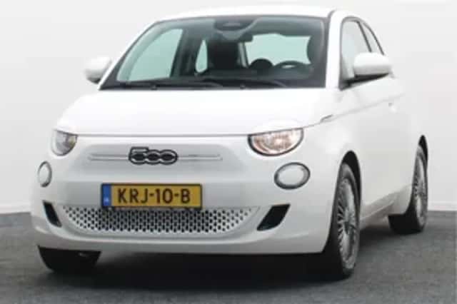 Fiat 500e (2023) thumbnail 2