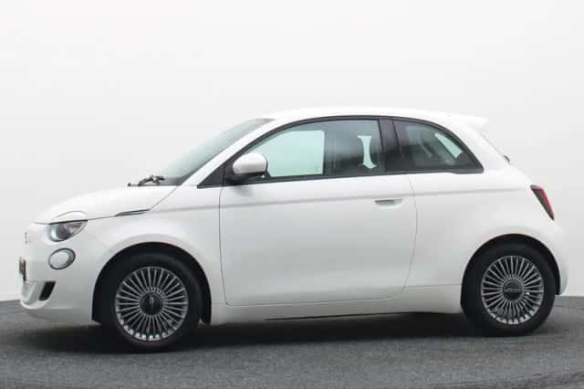 Fiat 500e (2023) thumbnail 3