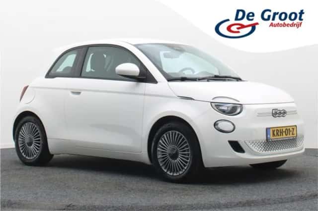 Fiat 500e (2023) thumbnail 1