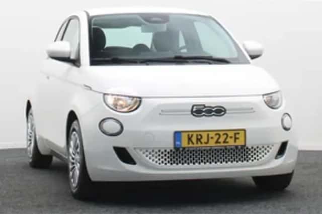 Fiat 500e (2023) thumbnail 2