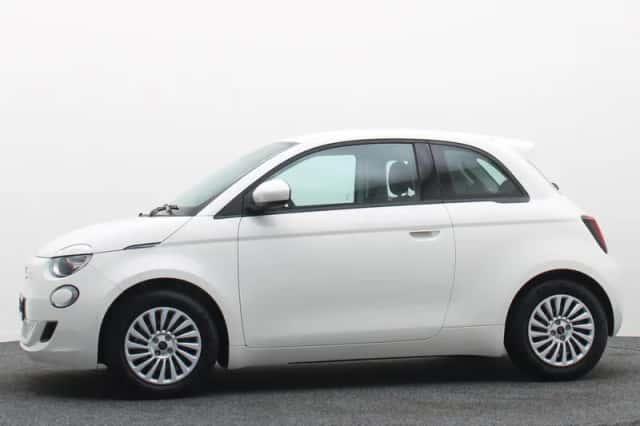 Fiat 500e (2023) thumbnail 3