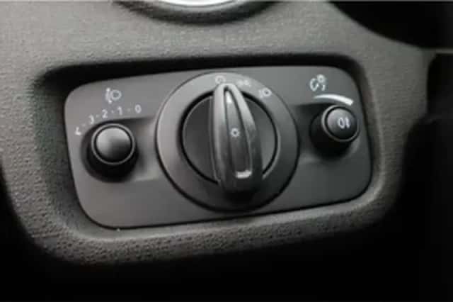 Ford Fiesta (2014) thumbnail 5