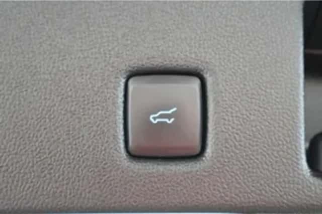 Ford Kuga (2022) thumbnail 4