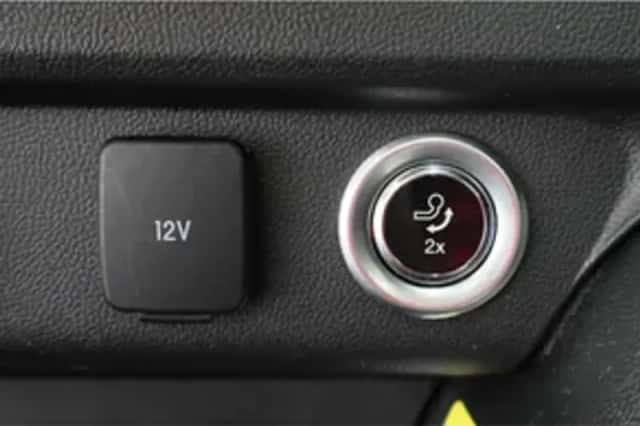 Ford Kuga (2022) thumbnail 5