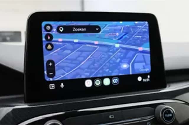 Ford Kuga (2023) thumbnail 6