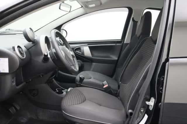 Peugeot 107 (2012) thumbnail 5