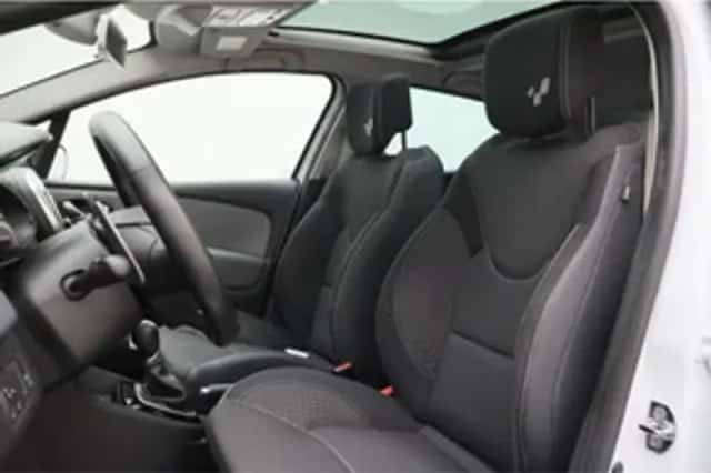 Renault Clio (2016) thumbnail 2