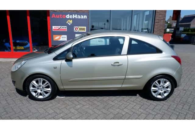 Opel Corsa (2006) thumbnail 2