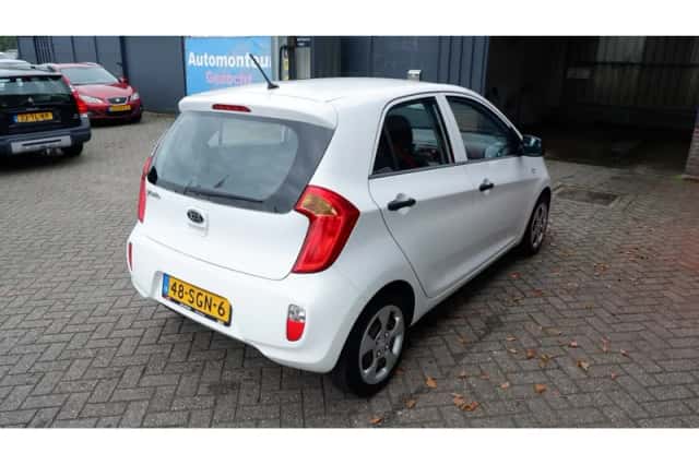 Kia Picanto (2011) thumbnail 4