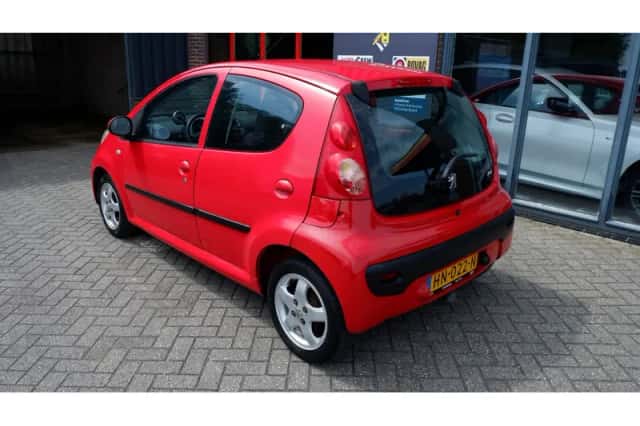 Peugeot 107 (2008) thumbnail 3