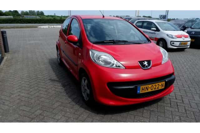 Peugeot 107 (2008) thumbnail 5