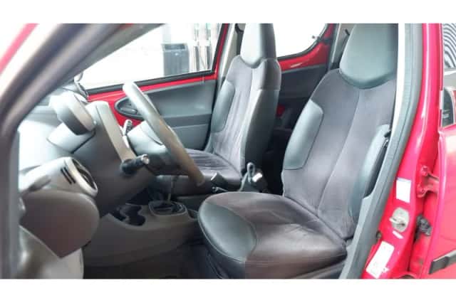 Peugeot 107 (2008) thumbnail 6
