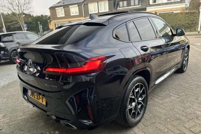 BMW X4 (2024) thumbnail 3