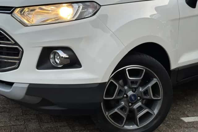 Ford EcoSport (2017) thumbnail 5