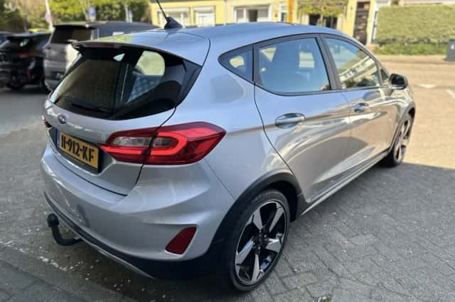Ford Fiesta (2019) thumbnail 3